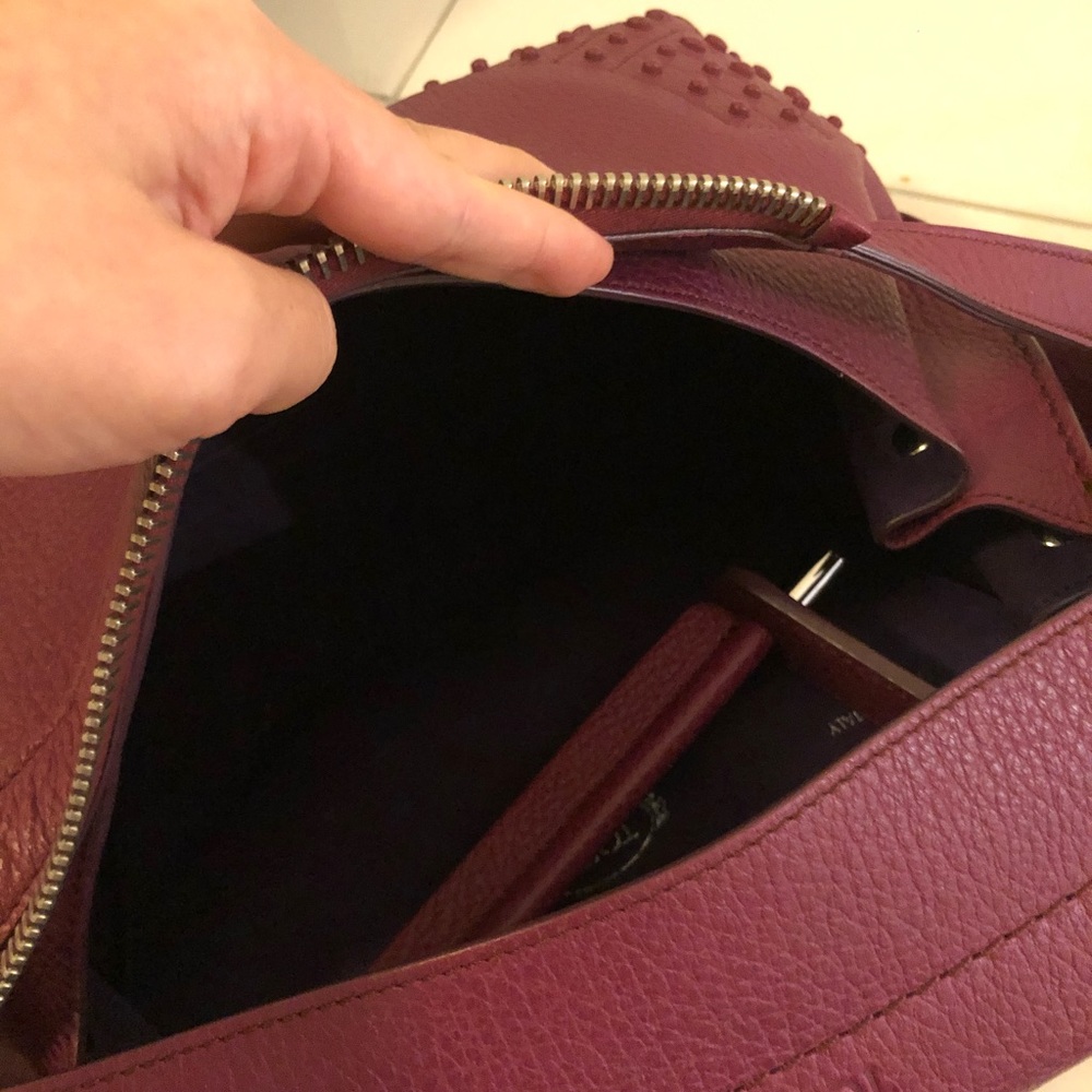 Tod's wave bag medium size in Burgandy - Picture 8 of 13